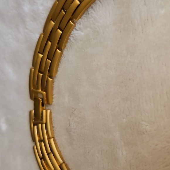 Vtg MONET 1980s Matte Goldtone Interlocking Panther Collar Necklace - Picture 8 of 9